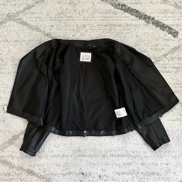 Levi's Women's Faux Leather Moto Jacket in Black Size XL Classic Fit - Picture 9 of 9
